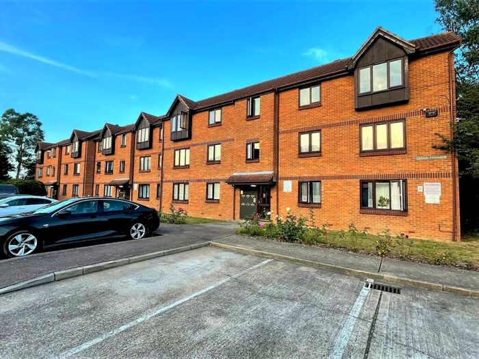 1 Bedroom Apartment To Rent In Spring Close, Dagenham, RM8