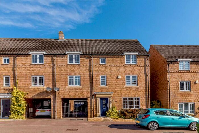 4 Bedroom Semi-Detached House For Sale In Longchamp Drive, Ely, Cambridgeshire, CB7