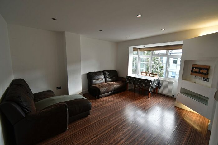 4 Bedroom Flat To Rent In Southfield Road, London, W4