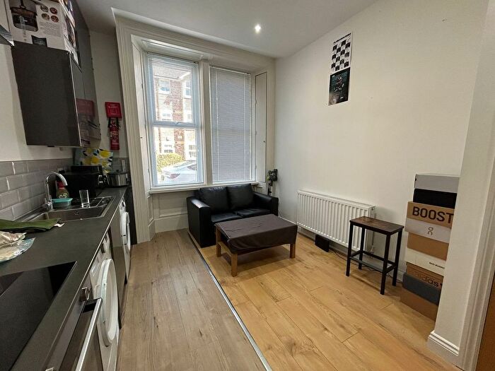 1 Bedroom Flat To Rent In Hutton Terrace, Newcastle Upon Tyne, NE2
