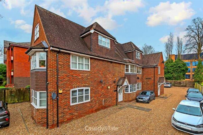1 Bedroom Flat To Rent In Beaconsfield Road, St. Albans, AL1