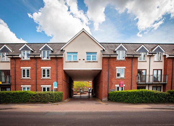 1 Bedroom Apartment For Sale In Walsworth Road, Hitchin, SG4