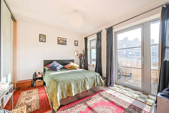 2 Bedroom Flat To Rent In Devons Road, Bow, London, E3