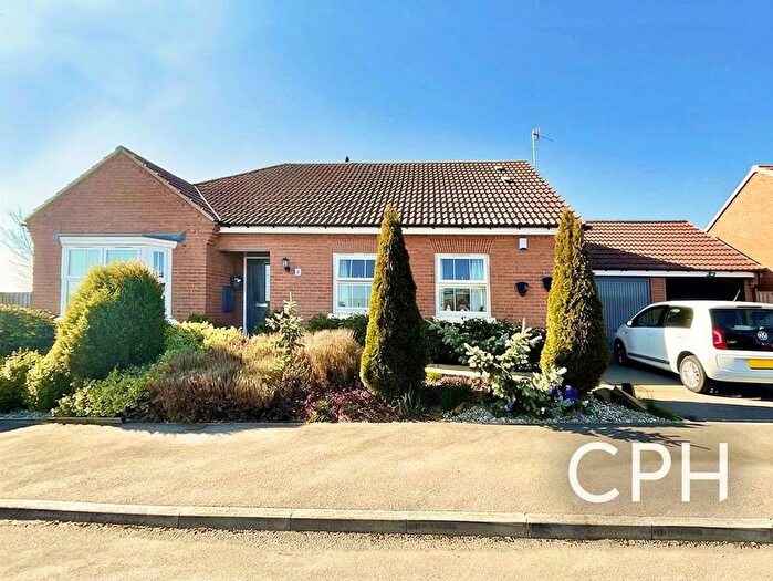 3 Bedroom Detached Bungalow For Sale In South Lea Road, Cayton, YO11