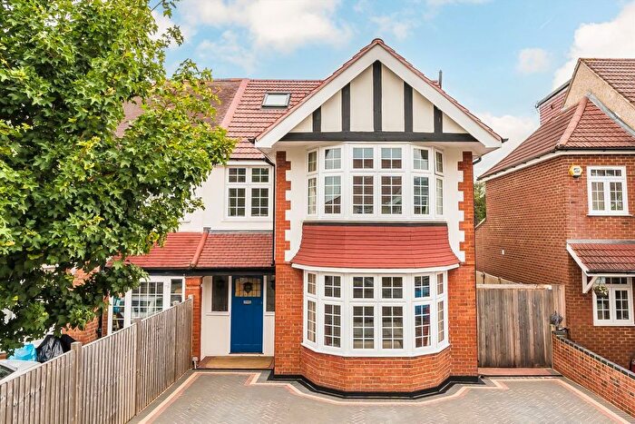5 Bedroom Semi-Detached House For Sale In Penwerris Avenue, Isleworth, TW7
