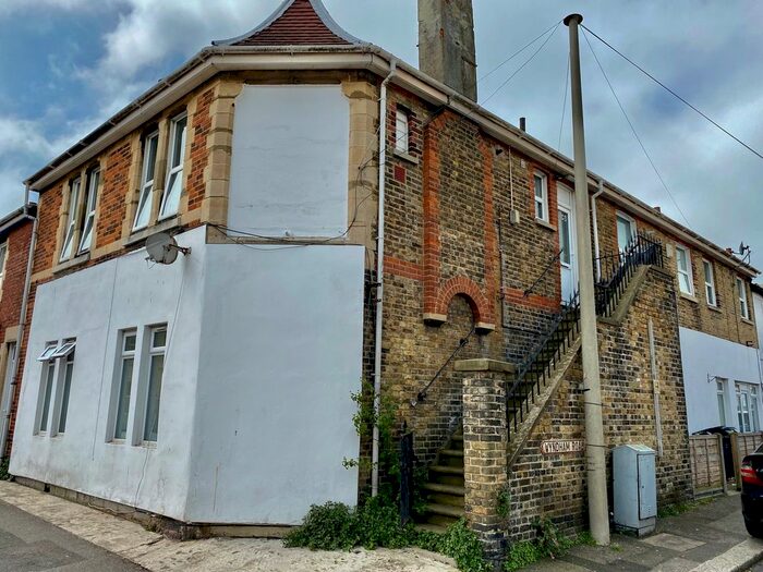 1 Bedroom Flat To Rent In South Road, Dover, CT17