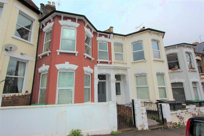 6 Bedroom Terraced House To Rent In Duckett Road, Harringay, N4