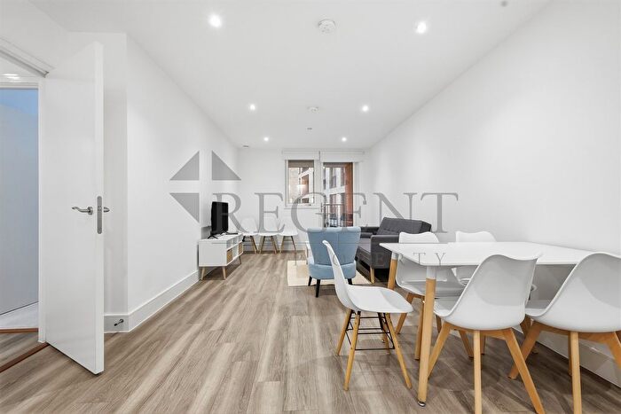 2 Bedroom Flat To Rent In Ashwell House, Healum Av, UB2