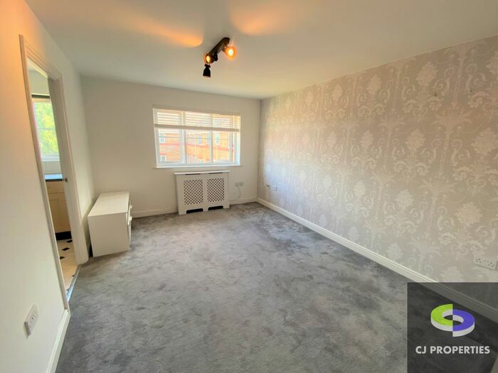 1 Bedroom Flat To Rent In Windmill Drive, Cricklewood, NW2
