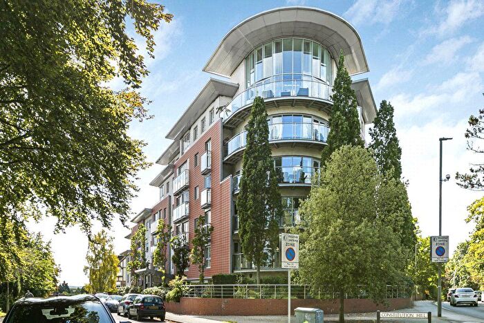 2 Bedroom Flat To Rent In Constitution Hill, Woking, Surrey, GU22