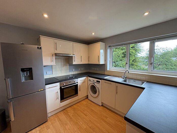 2 Bedroom Apartment To Rent In Badgers Close, Forest Hill, OX33