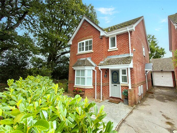 3 Bedroom Detached House To Rent In Kiln Field, Liss, Hampshire, GU33