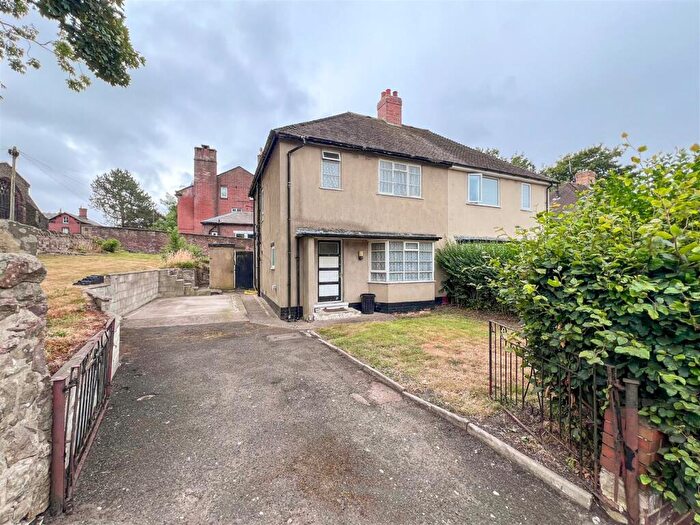3 Bedroom Semi-Detached House For Sale In Albion Street, Leek, ST13
