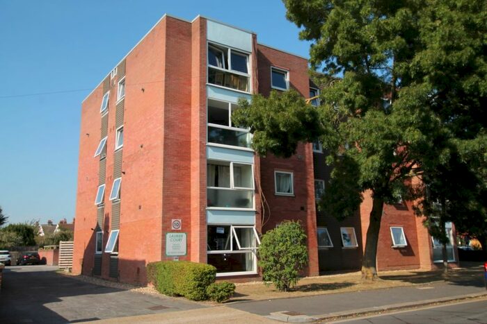 1 Bedroom Flat To Rent In Northcourt Road, Worthing, BN14