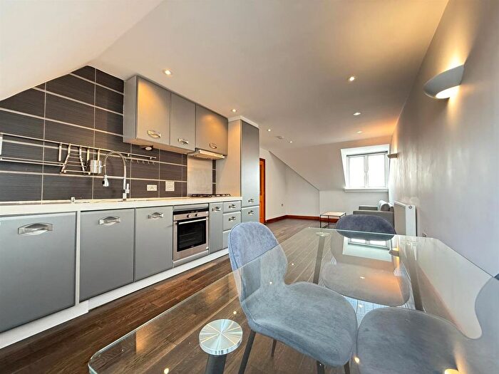 1 Bedroom Flat To Rent In Horizon Building, George Lane, London, E18