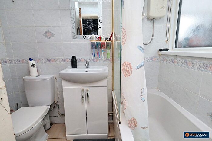 3 Bedroom End Of Terrace House For Sale In New Street, Bedworth, CV12