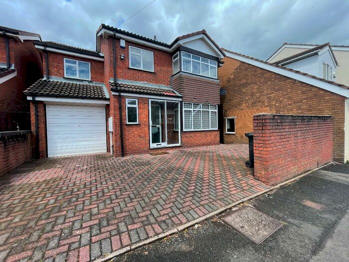 4 Bedroom Detached House To Rent In Thomas Street, Smethwick, West Midlands, B66