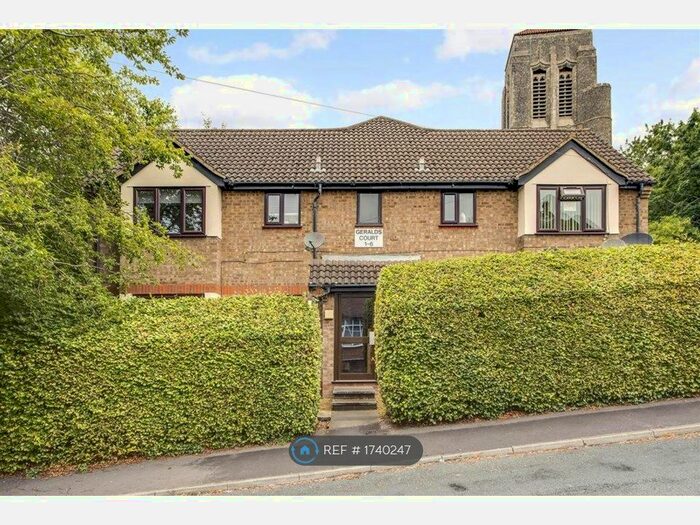 1 Bedroom Flat To Rent In Geralds Road, High Wycombe, HP13