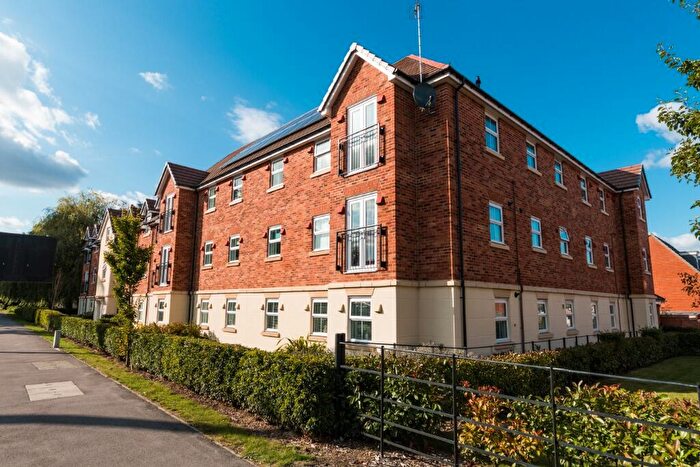 2 Bedroom Flat To Rent In Bath Road, Speen, RG14