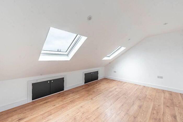 6 Bedroom Terraced House To Rent In Thomson Road, Wealdstone, Harrow, HA3