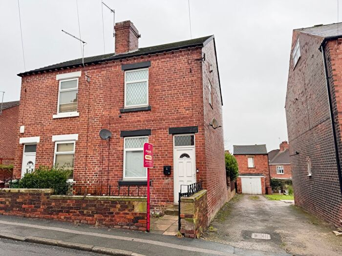 3 Bedroom Semi Detached House For Sale In Coach Road, Wakefield, West Yorkshire, WF1