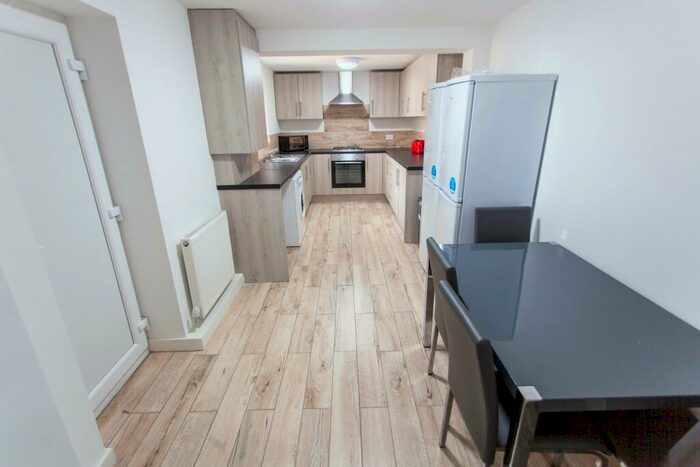 5 Bedroom Terraced House To Rent In Albert Edward Road, L7