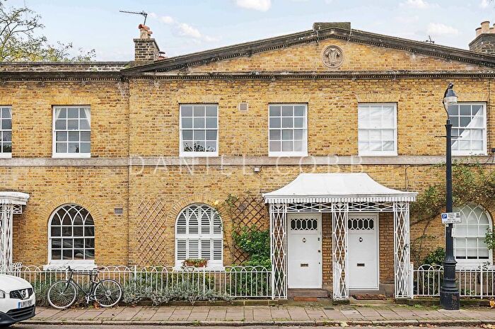 2 Bedroom Terraced House For Sale In Courtenay Street, London, SE11