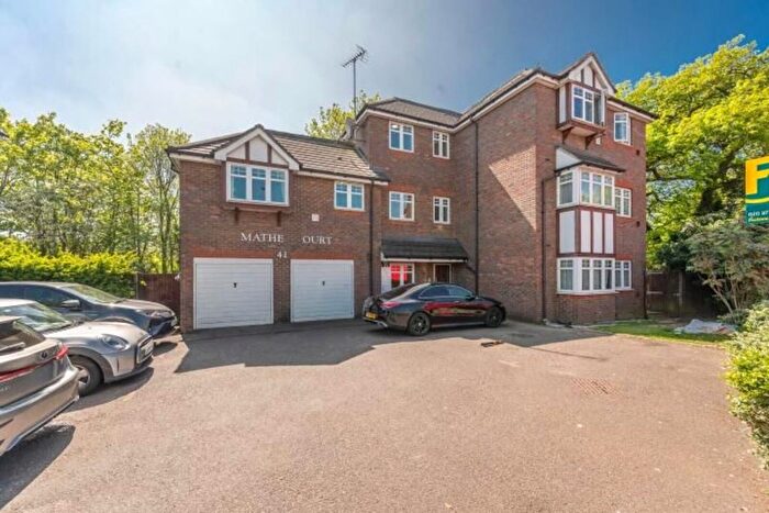 2 Bedroom Flat For Sale In Kenton Road, Kenton, Harrow, HA3
