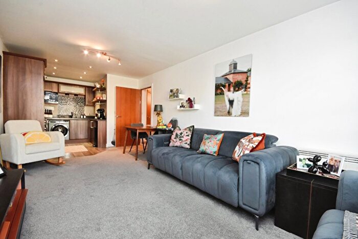 2 Bedroom Flat For Sale In Kenway, Southend-On-Sea, Essex, SS2