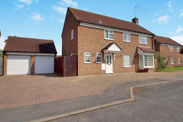 4 Bedroom Detached House For Sale In Silverweed, St. Neots, PE19