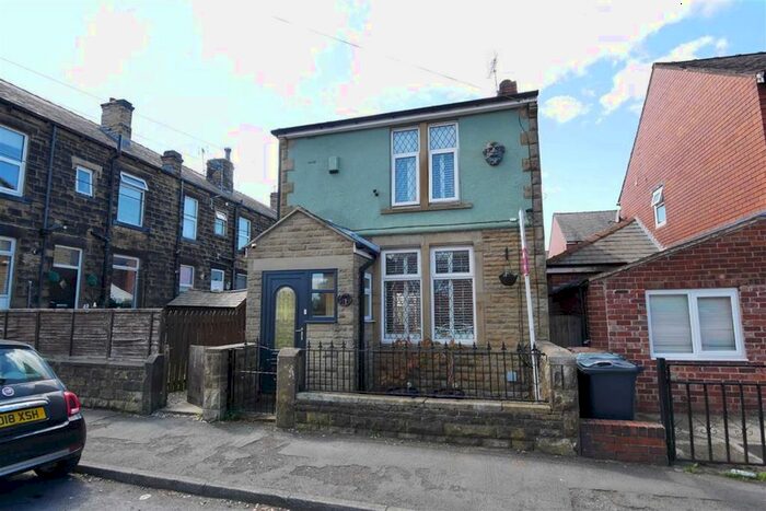 2 Bedroom Detached House To Rent In Queens Road, Morley, Leeds, LS27