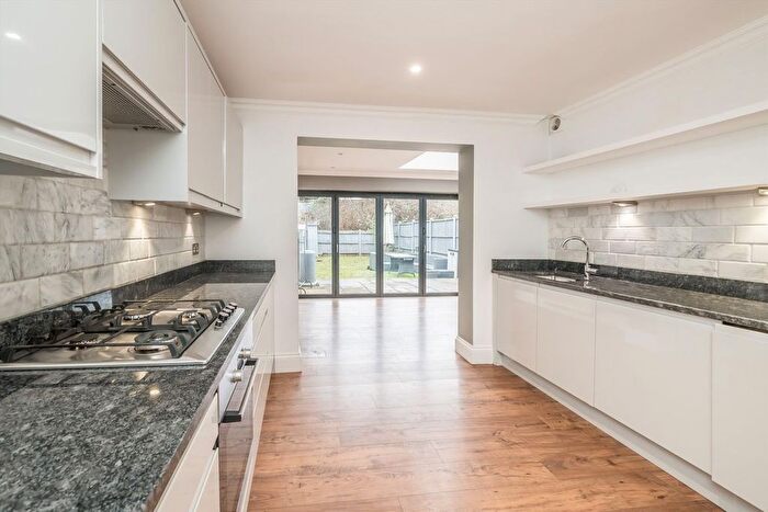 1 Bedroom Flat To Rent In Glebe Side, Twickenham, TW1