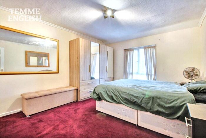 2 Bedroom Terraced House For Sale In Ballards Walk, Basildon, SS15