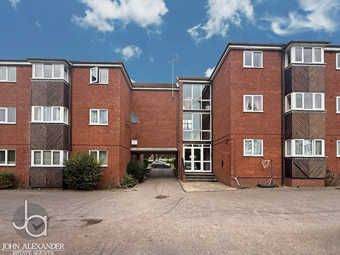 2 Bedroom Apartment For Sale In St. Andrews Gardens, Colchester, CO4