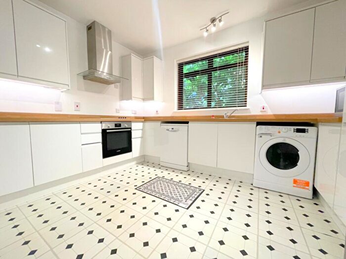 3 Bedroom Mews To Rent In Maryon Mews Hampstead, NW3