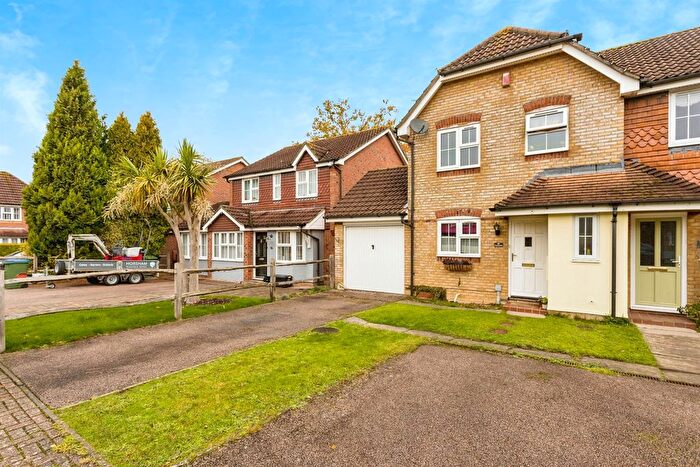 3 Bedroom End Terrace House For Sale In Ropeland Way, Horsham, RH12