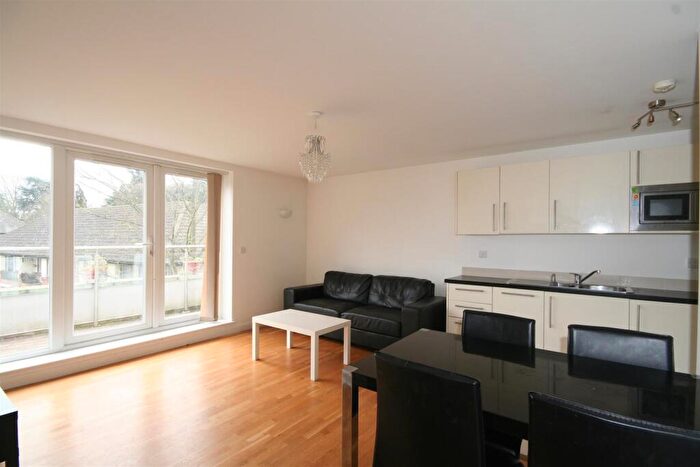 1 Bedroom Flat To Rent In Gallery Court, Arcadia Avenue, N3