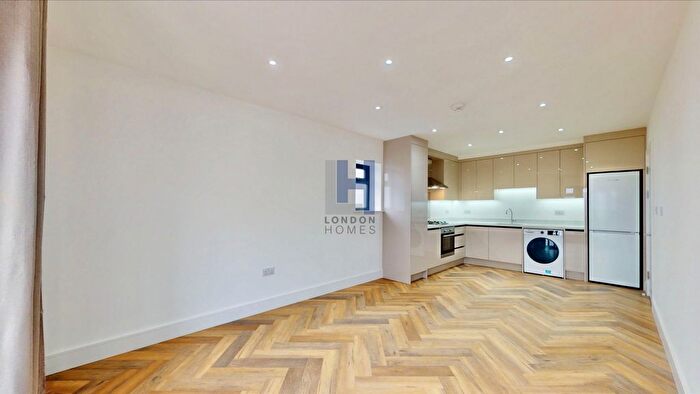 1 Bedroom Flat To Rent In Acton Main Line, Acton, W3