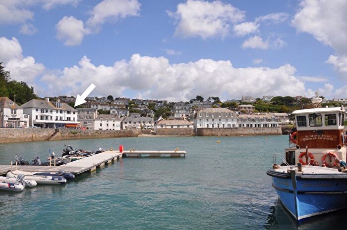 3 Bedroom Flat For Sale In Kings Road, St. Mawes, Truro, TR2