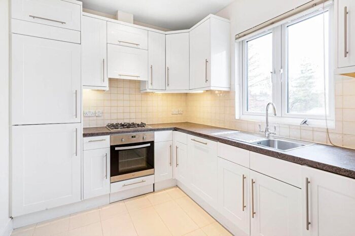 2 Bedroom Flat To Rent In Chichele Road, London, NW2