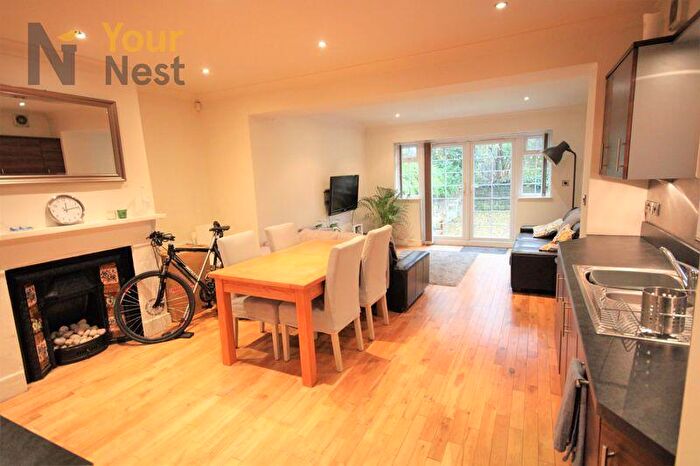 2 Bedroom Terraced House To Rent In Flat A, Cottage Road, Leeds, LS6