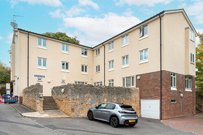 2 Bedroom Apartment To Rent In Moorland Close, Witney, OX28