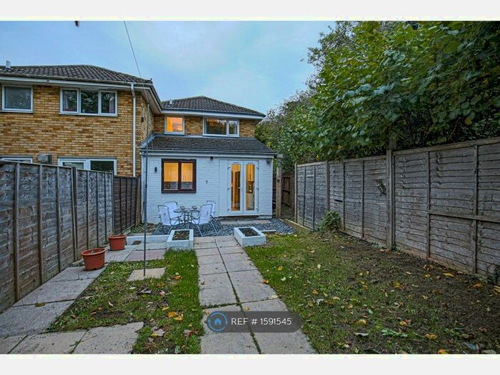 3 Bedroom End Of Terrace House To Rent In Hornbeam, Newport Pagnell, MK16