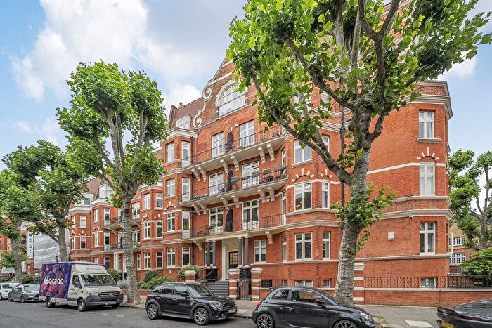 2 Bedroom Flat For Sale In Lauderdale Road, London, W9