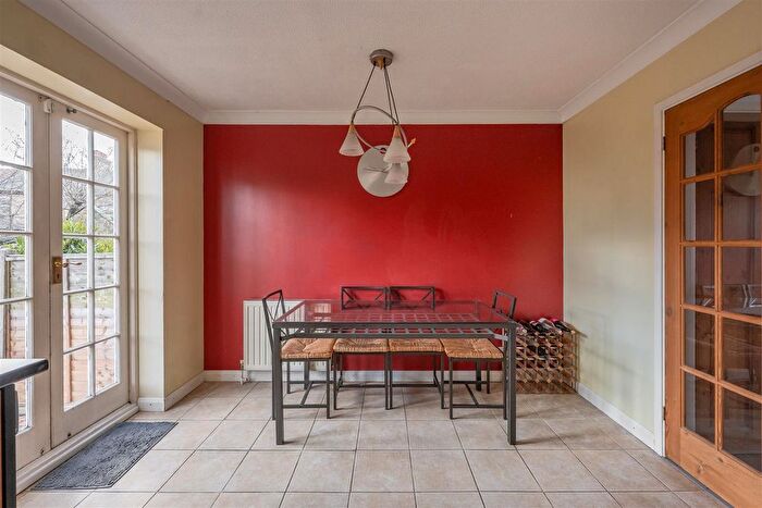 5 Bedroom End Of Terrace House For Sale In Handsworth Avenue, Highams Park, E4