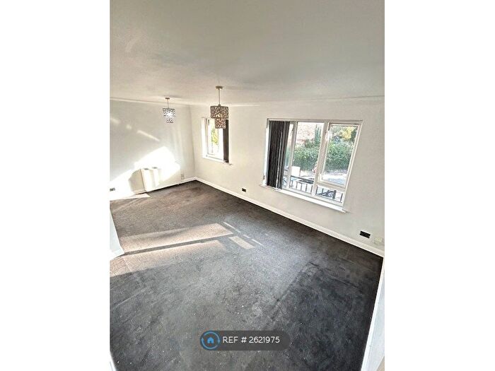 1 Bedroom Flat To Rent In Pacific Close, Feltham, TW14