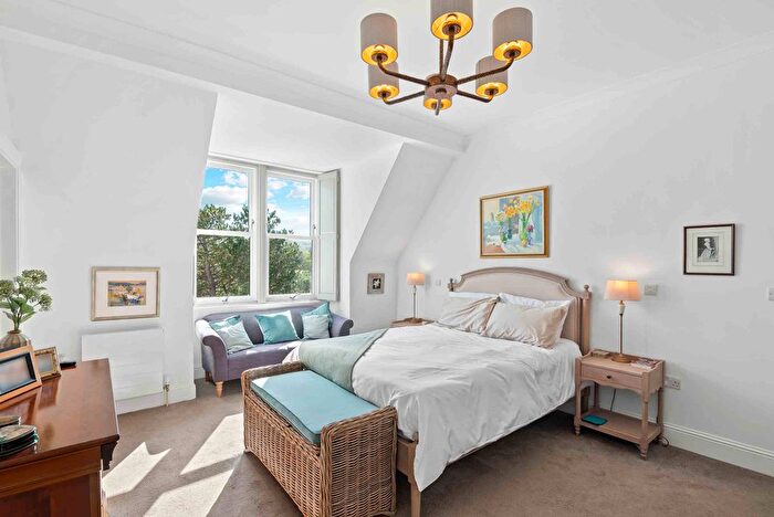 3 Bedroom Flat For Sale In (Flat ) South Oswald Road, The Grange, Edinburgh, EH9