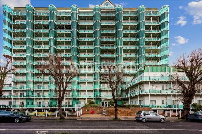 3 Bedroom Flat To Rent In Tower Point, Sydney Road, London, EN2