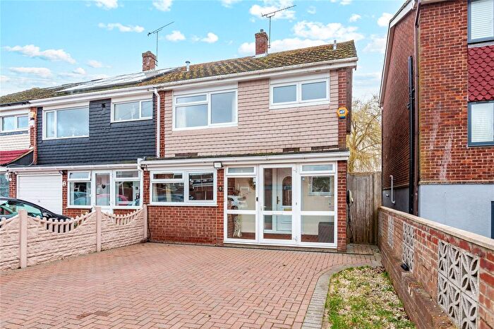 3 Bedroom Semi Detached House For Sale In Charlotte Gardens, Collier Row, RM5