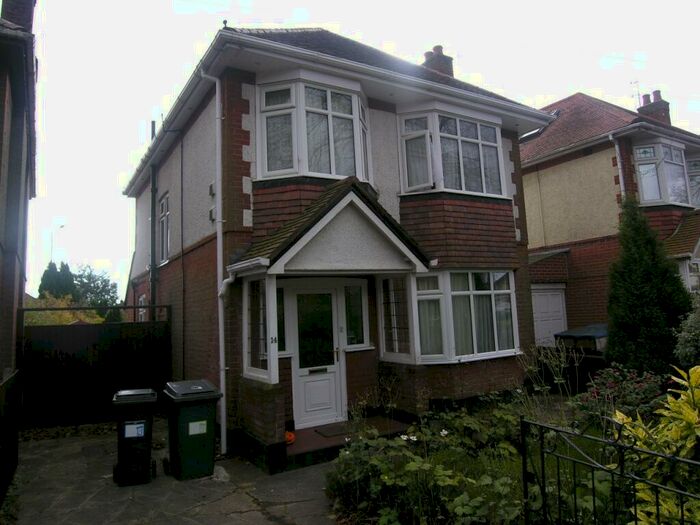 4 Bedroom House To Rent In Bedroom Detached House In Redhill, BH9